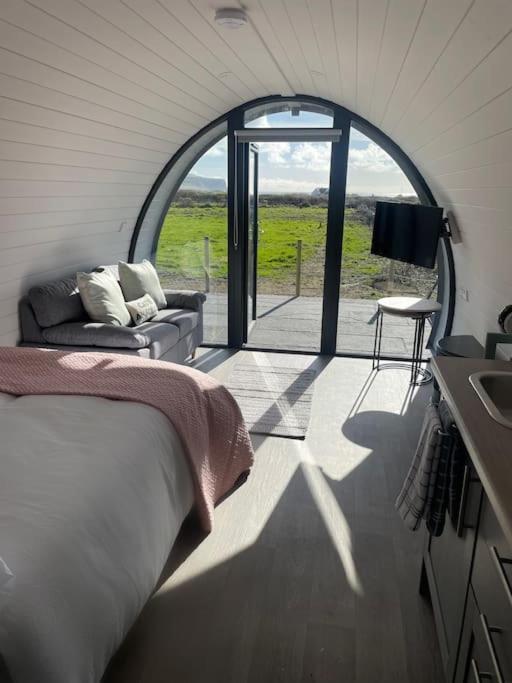 Gaoth Na Mara Pod Apartment Doolin Bagian luar foto