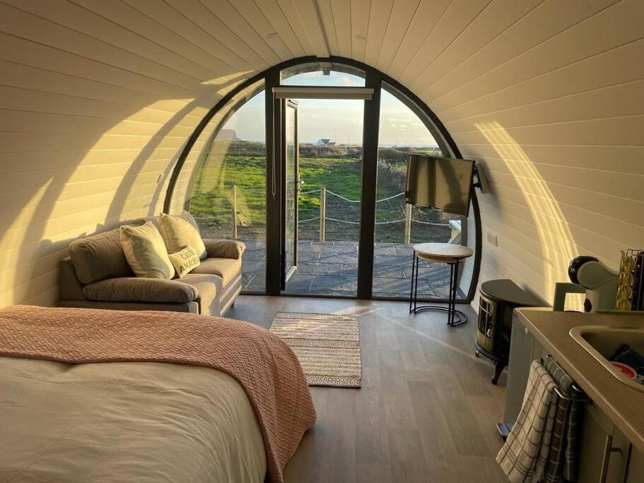 Gaoth Na Mara Pod Apartment Doolin Bagian luar foto